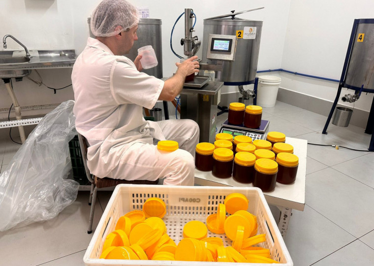 Expectativa &eacute; vender mais de 8 toneladas de mel aos consumidores