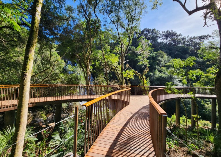 Fechado desde o fim de 2024, atrativo turístico tem novo deck para a cascata, além de outras opções
