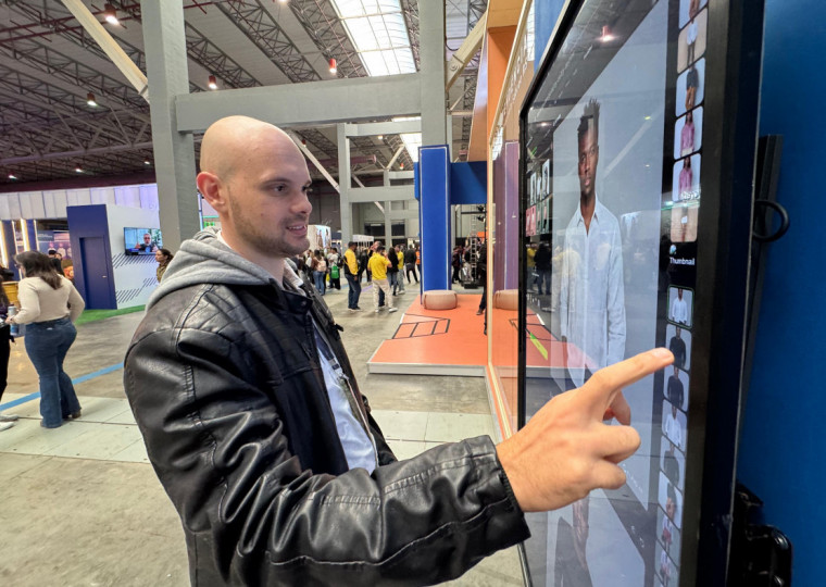 Tela ajuda na busca de produtos dentro do ponto conectando digital e físico