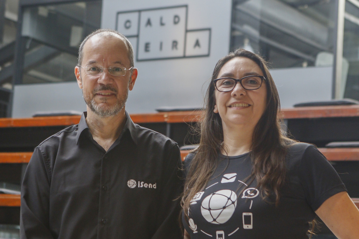 Deivis Tavares e Fabiane Criscuoli criaram a plataforma iSend | BRENO BAUER/JC