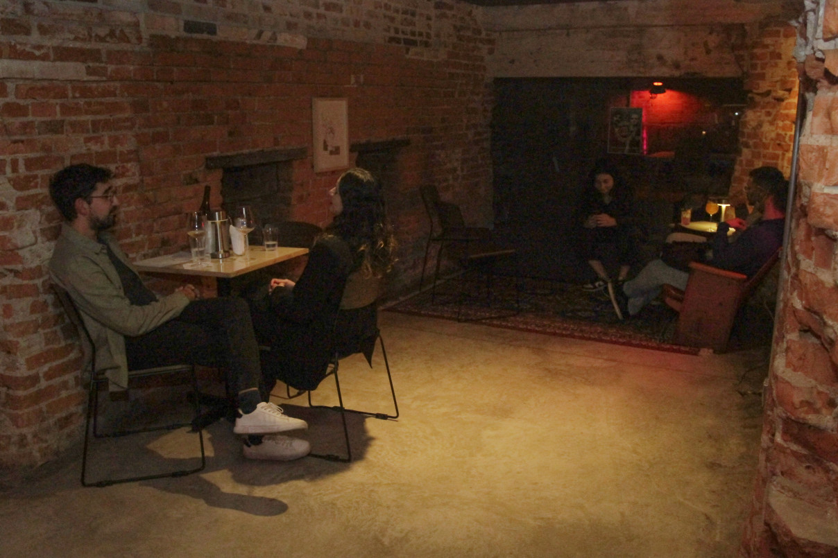 O espaço conta com bar para receber o público na base da chaminé do Shopping Total | EVANDRO OLIVEIRA/JC