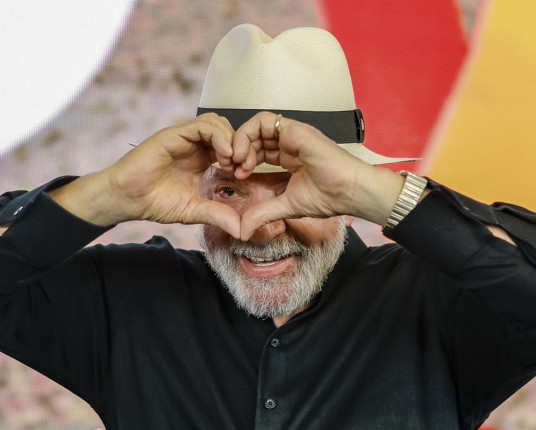 Lula vai intensificar viagens pelo País para reagir a 'fake news'