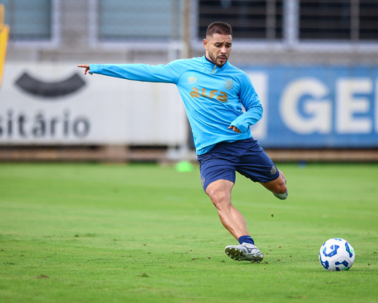 João Pedro tem lesão confirmada e Grêmio fica sem lateral-direito à disposição