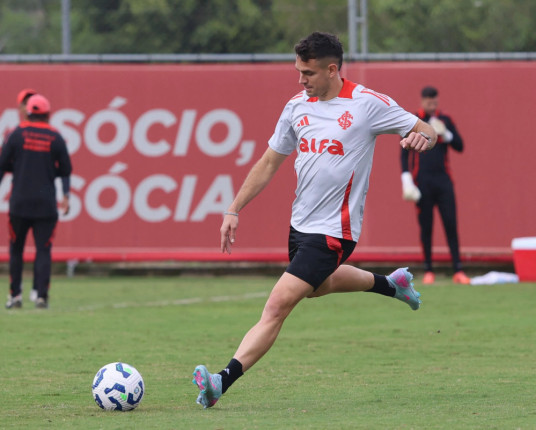 Inter inicia a semana de olho em retorno de Borré para decisão contra o Bahia