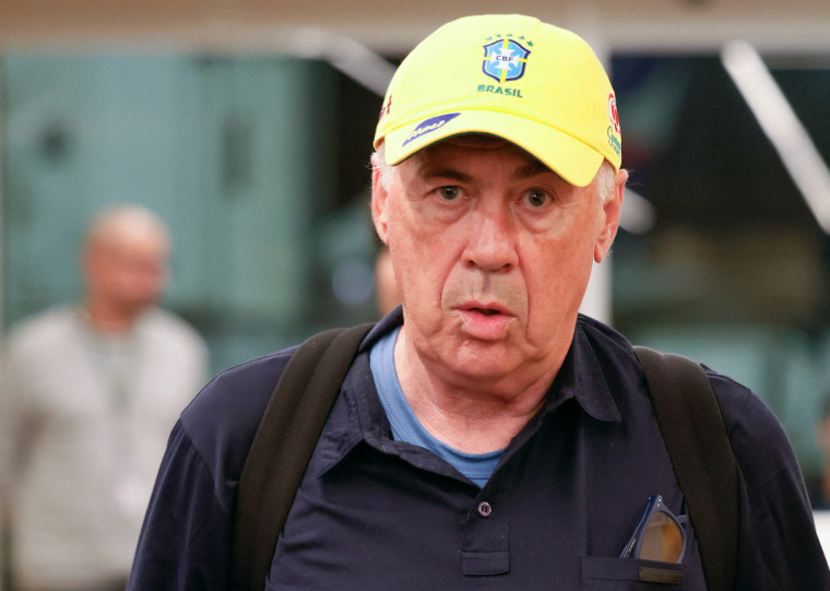 Houve a ausência de seu filho, Davide, que negocia com um clube europeu