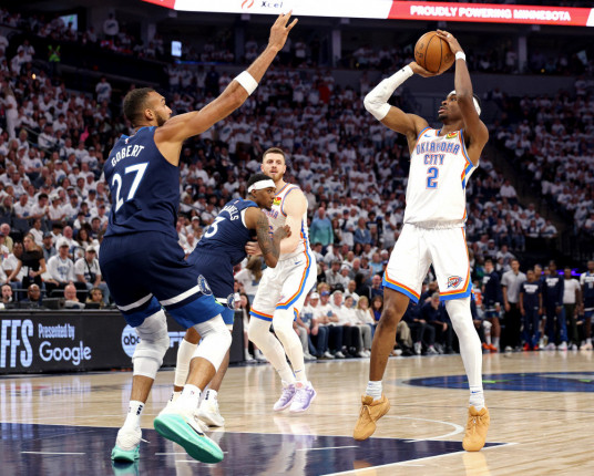 Thunder supera Timberwolves fora de casa e abre 3 a 1 nas finais da Conferência Oeste da NBA