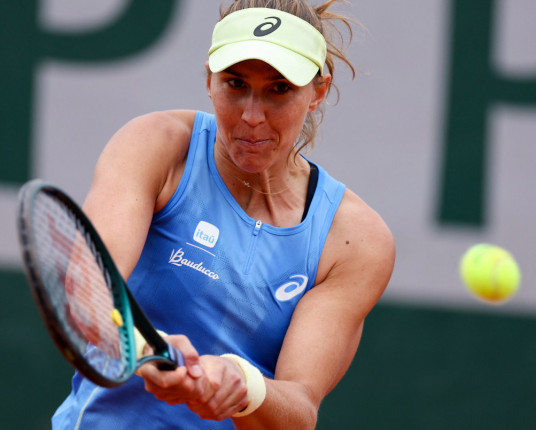 Bia Haddad começa bem contra Baptiste, despenca e dá adeus a Roland Garros