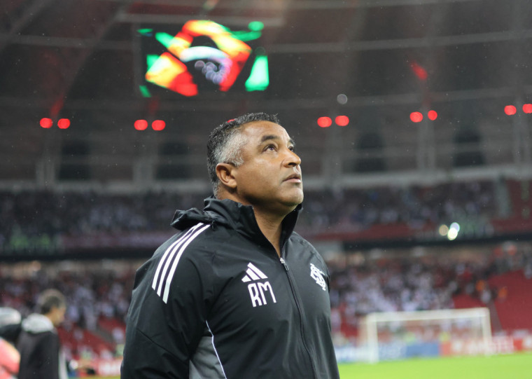 Comandande alvirrubro também criticou o calendário enfrentado pelos clubes brasileiros