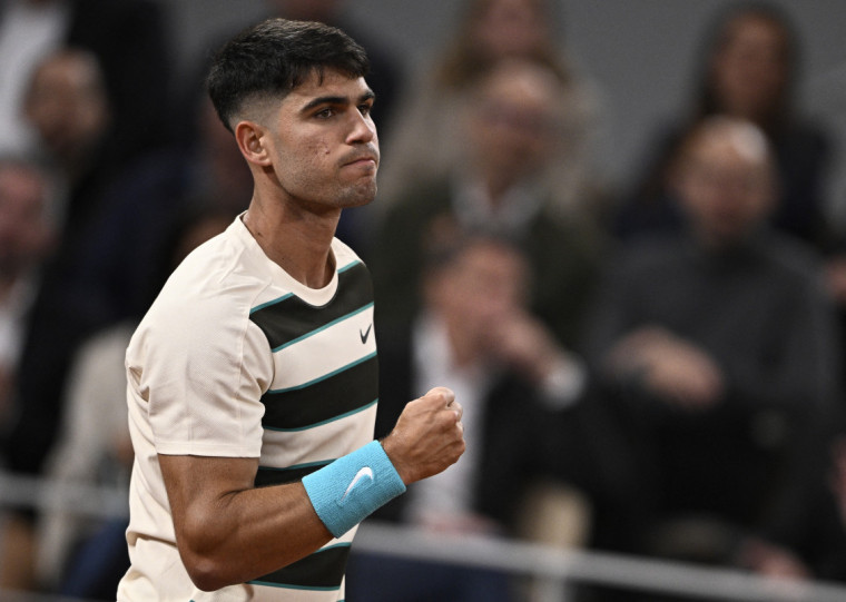 Carlitos é o primeiro homem nascido nos anos 2000 a vencer 20 partidas em Roland Garros