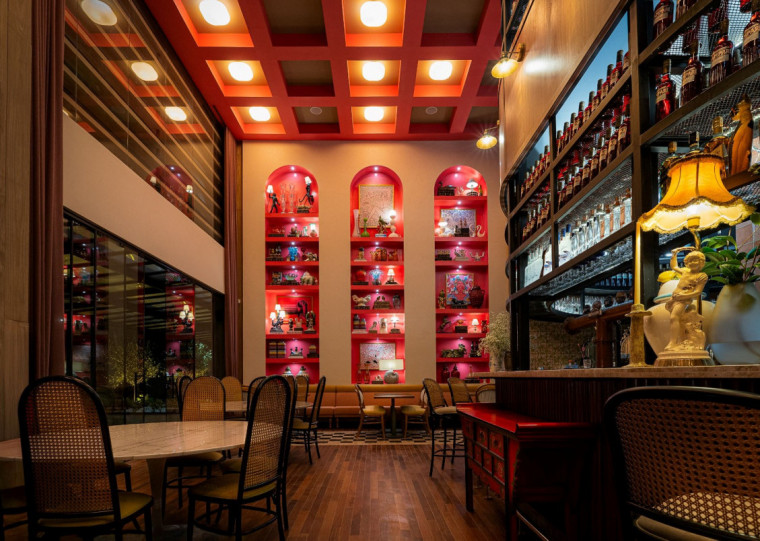 Cinema Paradiso aposta na imers&atilde;o e tem pe&ccedil;as de decora&ccedil;&atilde;o garimpadas em sebos no Brasil