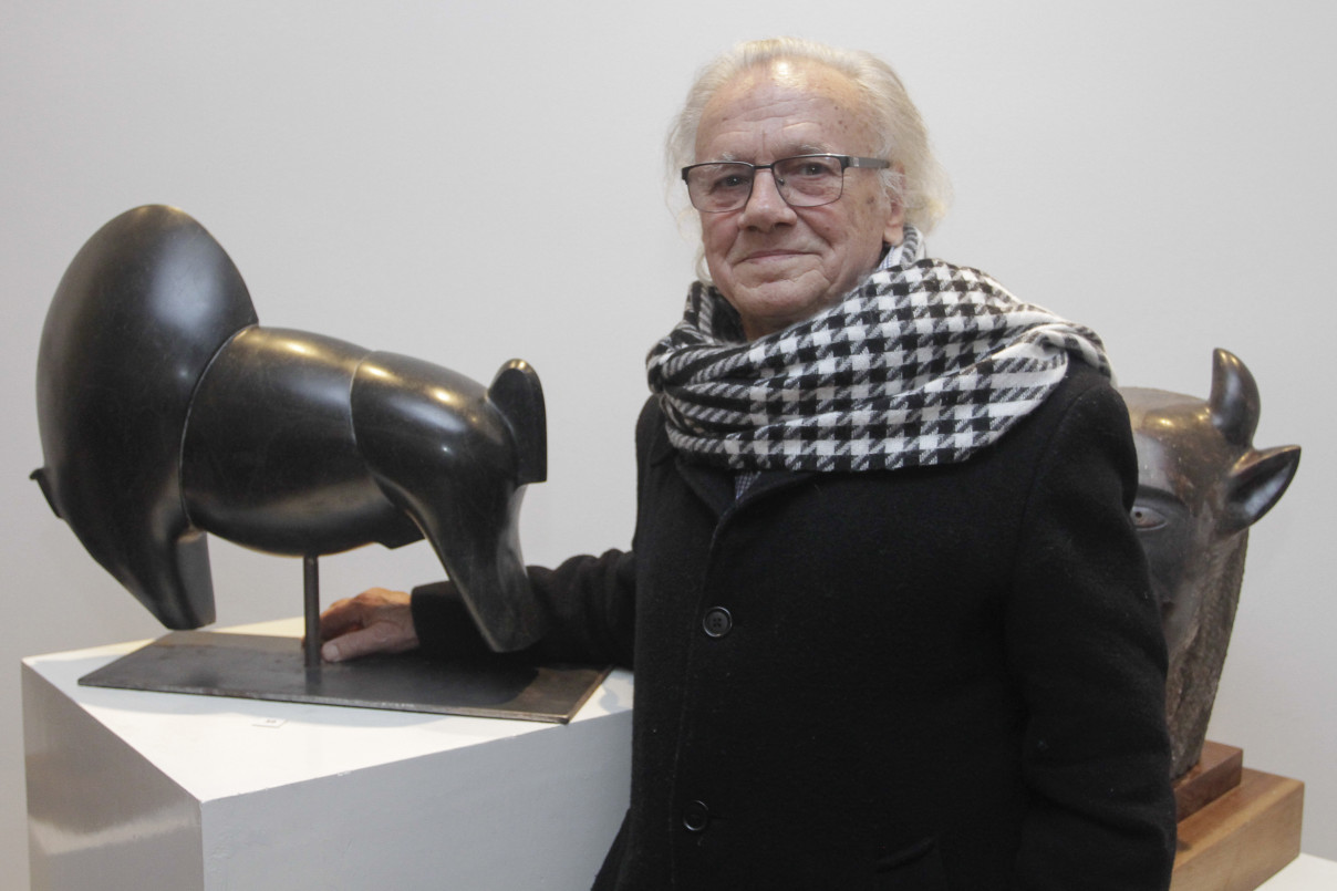 O escultor Jo&atilde;o Bez Batti na Delphus Galeria de Arte | EVANDRO OLIVEIRA/JC