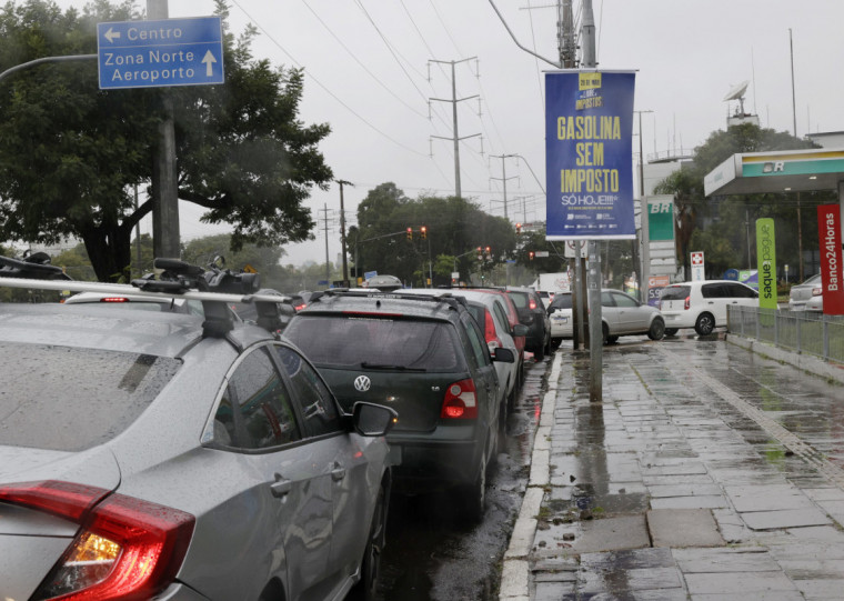 Cada carro pode abastecer até 20 litros com o valor reduzido