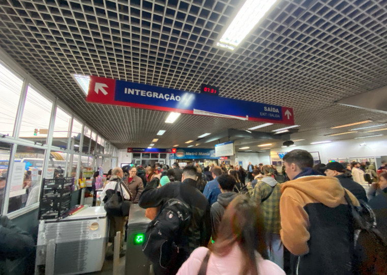 Trensurb está com operações parcialmente interrompidas na manhã desta quinta-feira (29) em função das chuvas