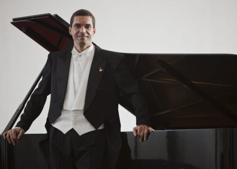 Realizado no Centro Cultural 25 de Julho, 'Recital Grüsse' marca o início das comemorações da Semana da Língua Alemã