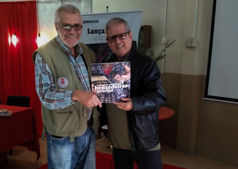 Sessão de autógrafos com o escritor e o fotógrafo Emílio Pedroso é realizada na Associação Riograndense de Imprensa nesta quarta-feira (4)