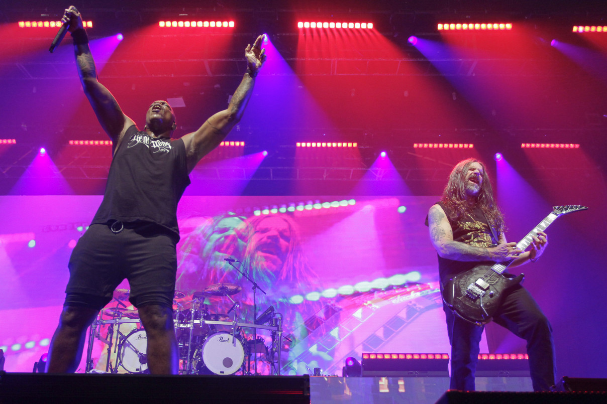 Setlist do Sepultura privilegiou clássicos dos primeiros anos da banda, quando chegou a ser uma dos maiores do mundo | EVANDRO OLIVEIRA/JC