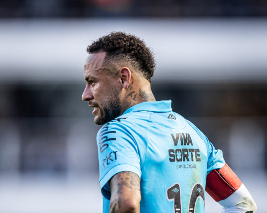 Neymar assume responsabilidade por derrota do Santos e diz: 'Como tem juiz ruim'