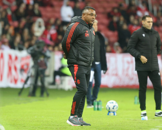 'Entramos desconcentrados na partida', disse Roger Machado após derrota do Inter