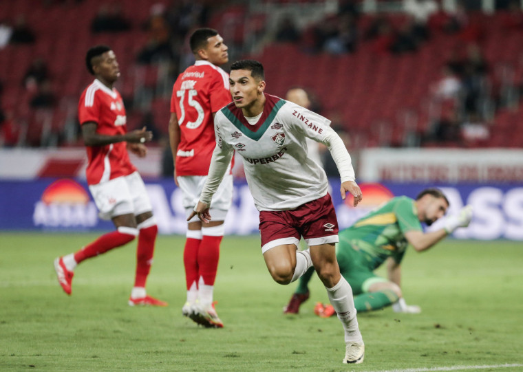 Serna foi o autor do primeiro gol do Tricolor na partida