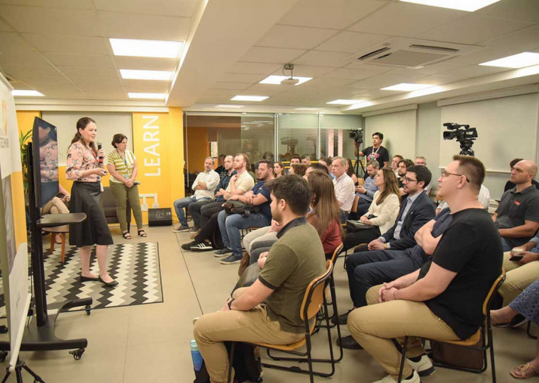 Objetivo acelerar e conectar startups com grandes empresas