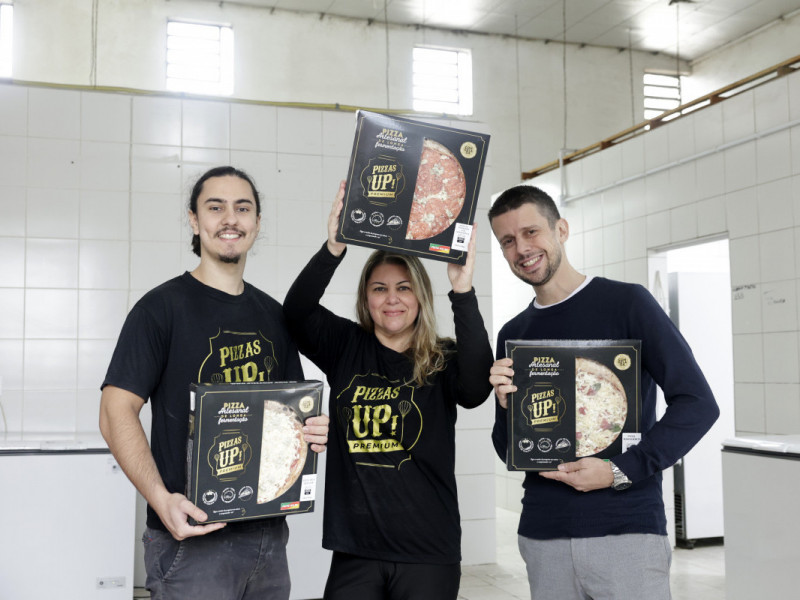 Bruno Chaves, Cristiane Chaves e Rodrigo de Sordi s&atilde;o s&oacute;cios da Pizzas UP Foto: T&Acirc;NIA MEINERZ/JC