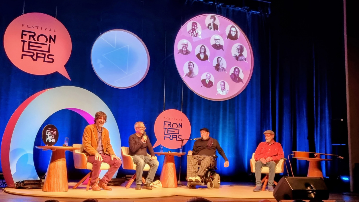  O bate-papo realizado com o Marcelo foi ao lado de Eduardo Bueno, Juremir Machado da Silva e o m&uacute;sico Jimi Joe, era sobre o "Brasil profundo", mas o que rolou mesmo foi uma ode ao Bob Dylan | Adrielly Ara&uacute;jo