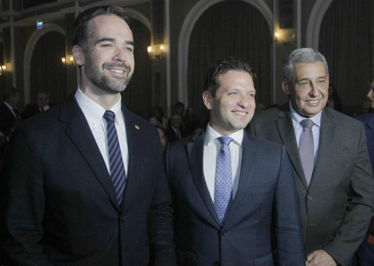 Governador Eduardo Leite, Cônsul-Geral da Itália, Valerio Caruso, e o prefeito Sebastião Melo na ALJ