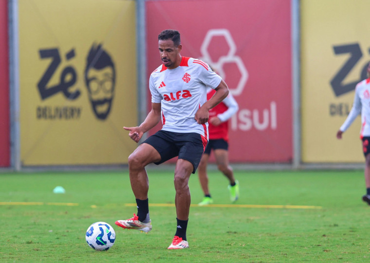 Camisa 5 sofreu uma lesão no ligamento do joelho direito