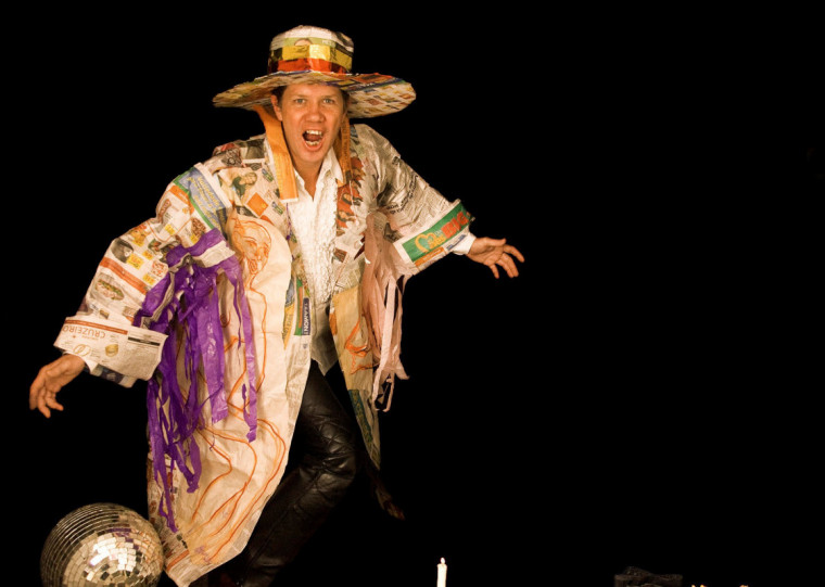 Ícone do punk gaúcho lança álbum de releituras no Gravador Pub