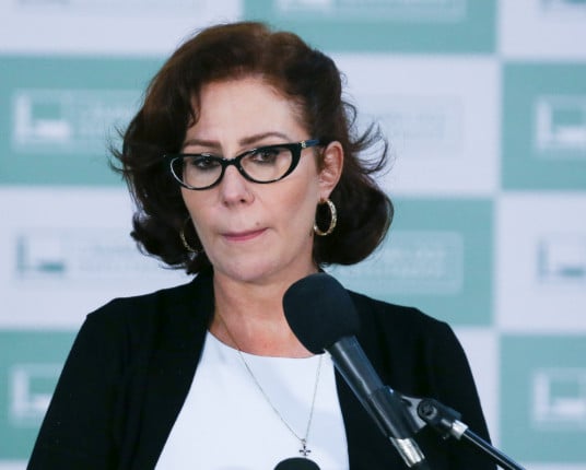 Alexandre de Moraes manda prender Carla Zambelli