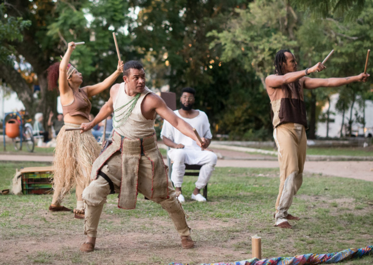 Espetáculo 'A Desconhecida Lenda de Maculelê' dá início à programação neste sábado (7)