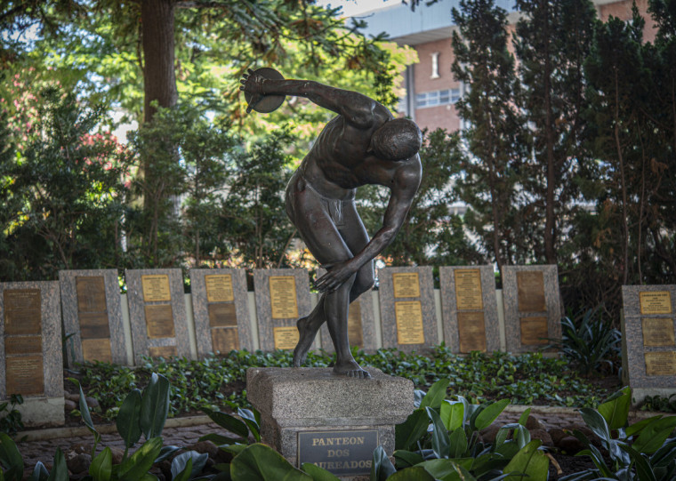 Escultura Discobolo, de Alfred Adaloff, está entre 30 obras preservadas do evento original