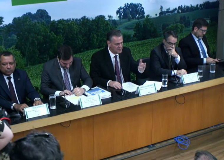 Negociações com parceiros comerciais sinalizam tendência de flexibilização dos embargos, diz Fávaro