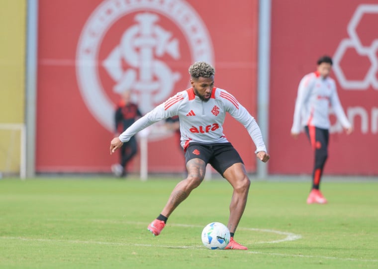 Wesley atrai interesse do futebol mexicano e liga alerta no Colorado 