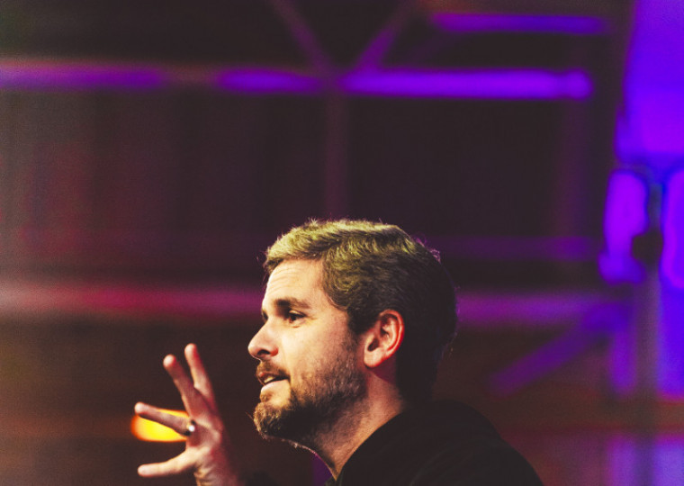 Meisler falou sobre performance e propósito para arena lotada na Gramado Summit