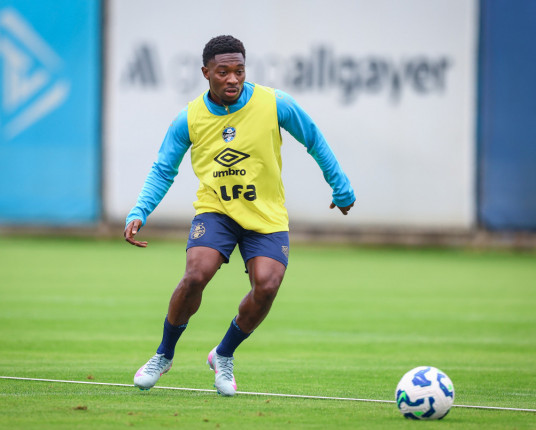 Procurando melhorar a parte física, Grêmio intensifica a rotina de treinos