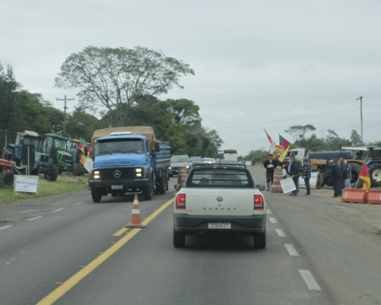Protestos às margens das rodovias ganham força pelo interior do RS