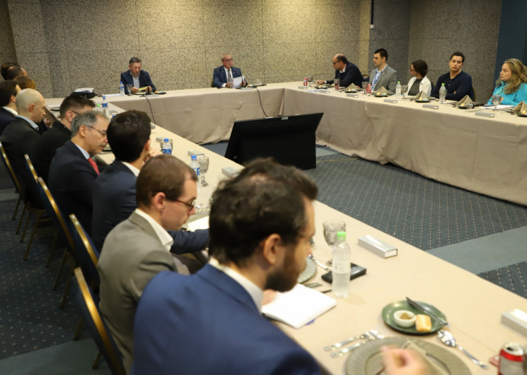 Grupo esteve reunido na Fiergs no primeiro dia da missão