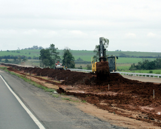 Iniciada em 2014, obra de duplicação da rodovia BR-290 avança aos poucos no RS