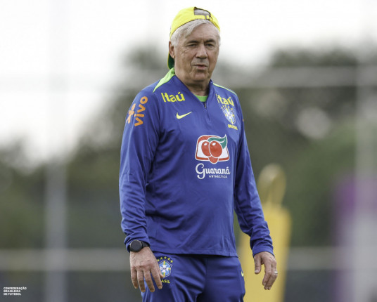 Ancelotti confirma alterações nos titulares e espera vitória como presente de aniversário