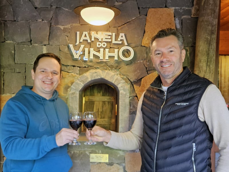 Piettro Kayser e Valdinei Ecker na Janela no Vinho de Gramado Foto: Janela do Vinho/Divulgação/JC