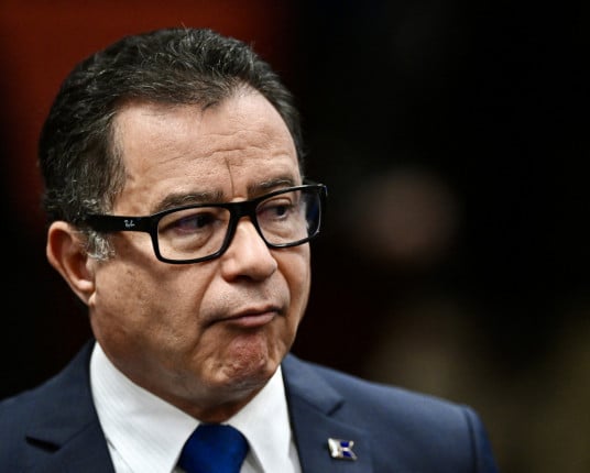 Almirante Garnier nega ter colocado tropas à disposição de Bolsonaro para o 8 de janeiro