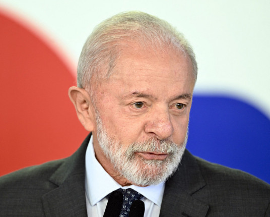 Lula veta integralmente o aumento de número de deputados