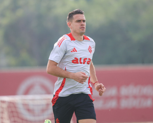 Com 'reforços' no ataque, Inter enfrenta o Atlético-MG pelo Brasileirão