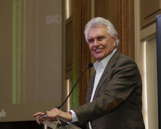 Ronaldo Caiado se filia ao PSD mirando concorrer à Presidência