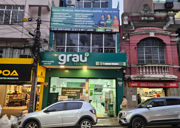 O Grau Técnico fica na avenida Alberto Bins, nº 376, Centro Histórico