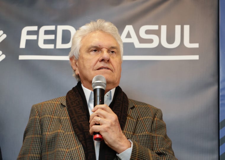 Ronaldo Caiado estava no páreo para a disputa contra o governador do RS, Eduardo Leite, que agora deve permanecer no cargo até o fim do mandato