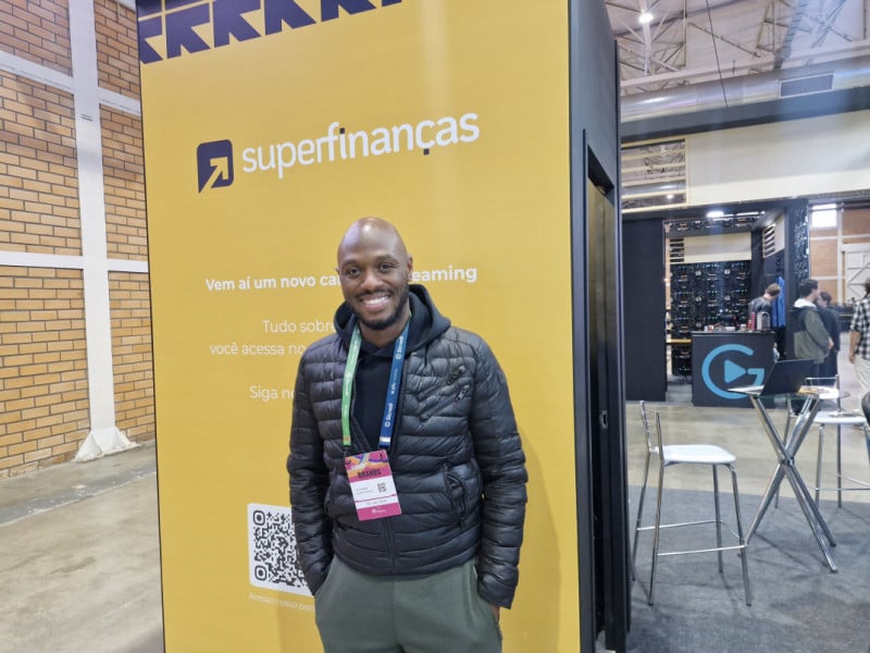 AD Junior, influenciador digital e CEO da plataforma Foto: JÚLIA FERNANDES/ESCIAL/JC