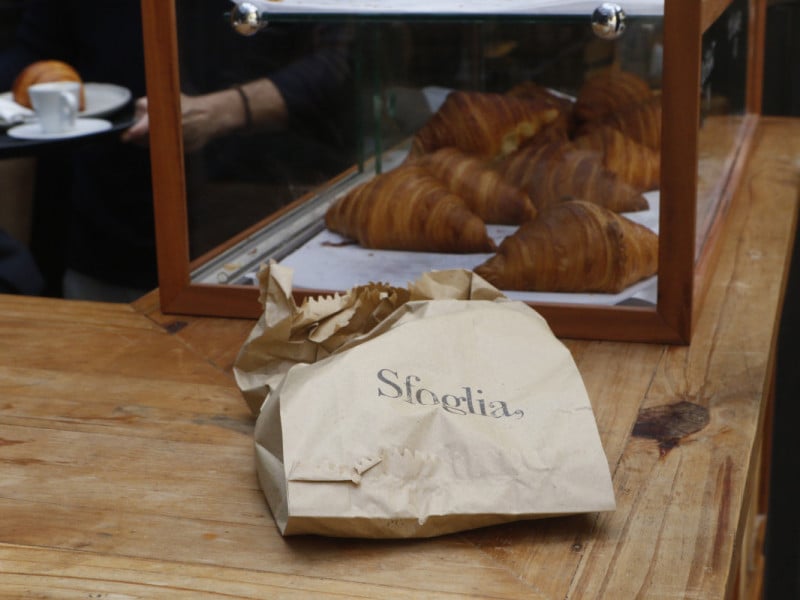 Os croissants partem de R$ 14,00 e chegam a R$ 28,00 de acordo com recheio e formato Foto: BRENO BAUER/JC