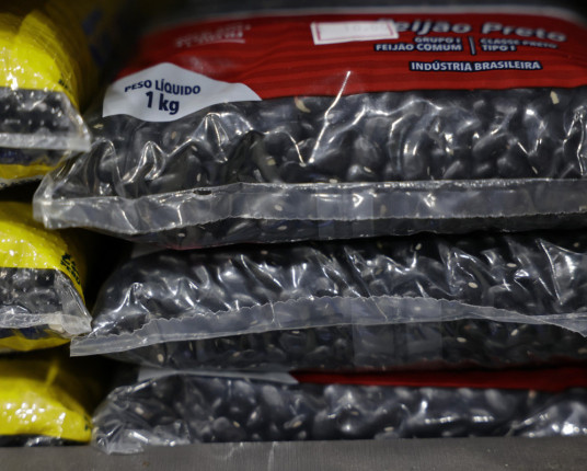 Para mercado, alimentação no domicílio ajuda IPCA em 2025, mas história não se repetirá em 2026